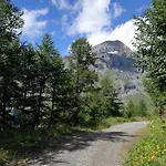 Vertraeumt Schoen Zu Jeder Jahreszeit Bergpanoramasicht Albinen